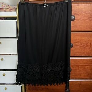 Black skirt extender